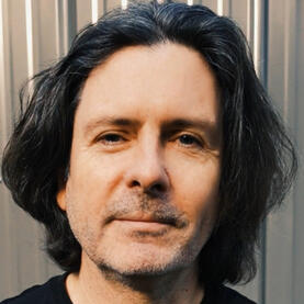 Portrait of Sensei Aodhán, a certified mindset and life coach.